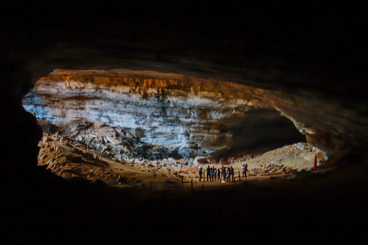 Interior da Gruta da Lapa Doce, em Iraquara