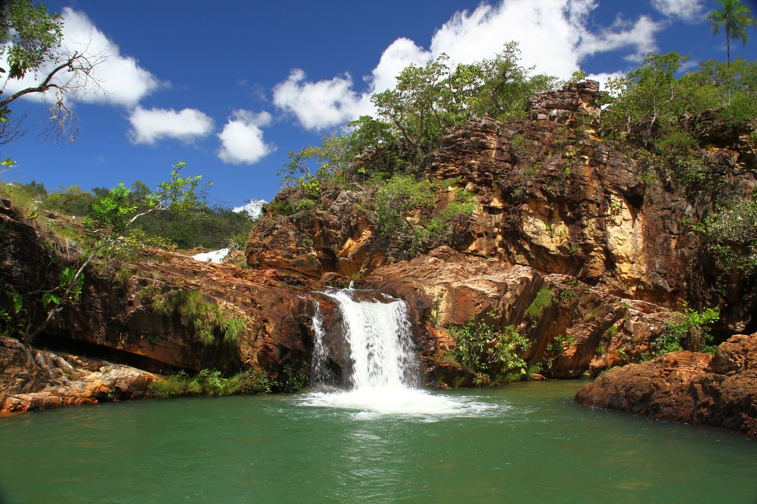 Cachoeira do Macaquinho e seu poço de águas esverdeadas, Chapada dos Veadeiros