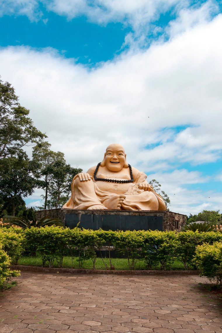 Estátua de Buda no Templo Budista Chen Tien, em Foz do Iguaçu