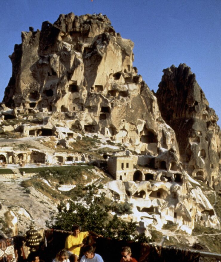 Rochedo de Uchisar na Capadocia, todo escavado em habitacoes