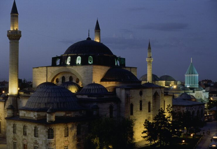 Museu Mevlana em Konya, com sua cupula de ceramica verde-turquesa